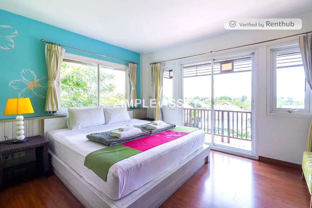 รูปภาพ อพาร์ทเมนท์สไตล์รีสอร์ทย่านร่มเกล้า ให้บริการรายวัน/รายเดือน ห้องตกแต่งพร้อมเฟอร์ฯ บรรยากาศเงียบสงบ  | อพาร์ทเม้นท์ หอพัก ที่พัก ห้องพัก - รูปที่ 1/57